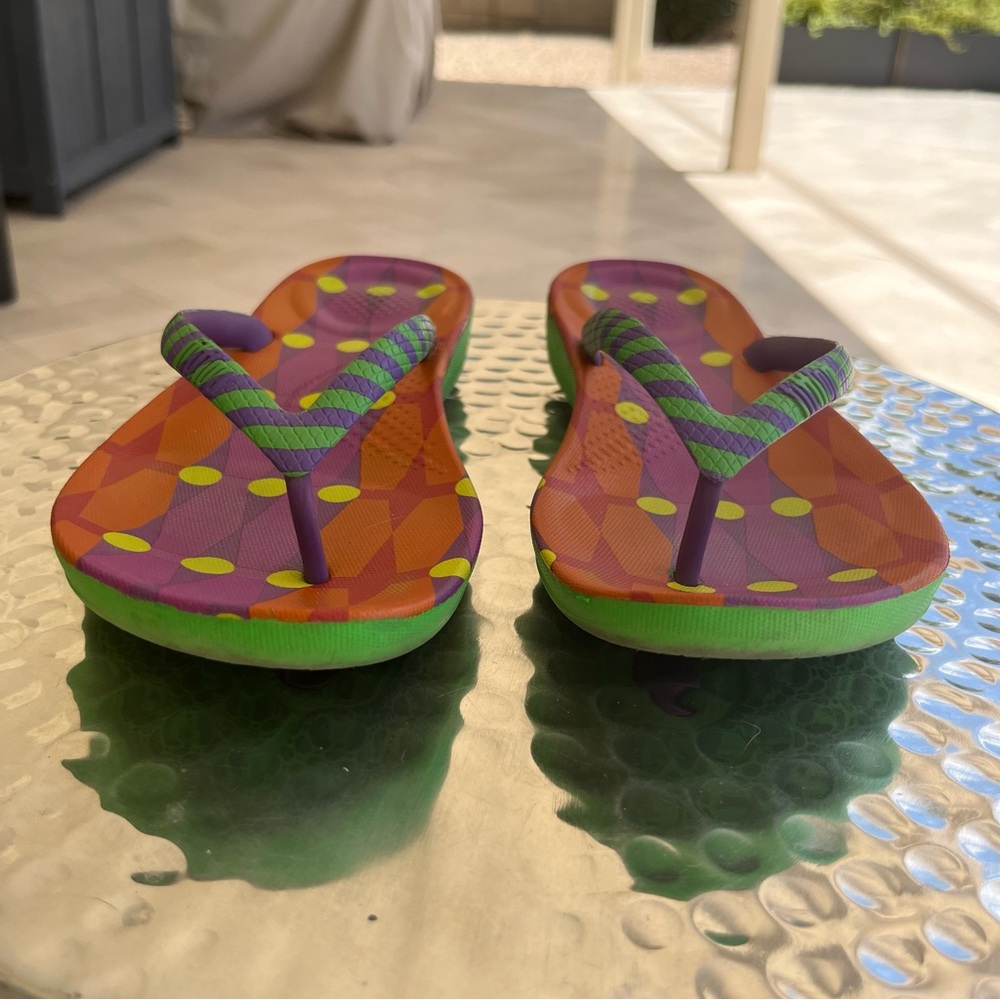 FitFlop x Yinka Ilori Flip Flops Women’s Size 5 Purple and Green